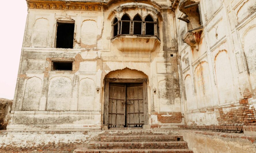 Historical places in pakistan